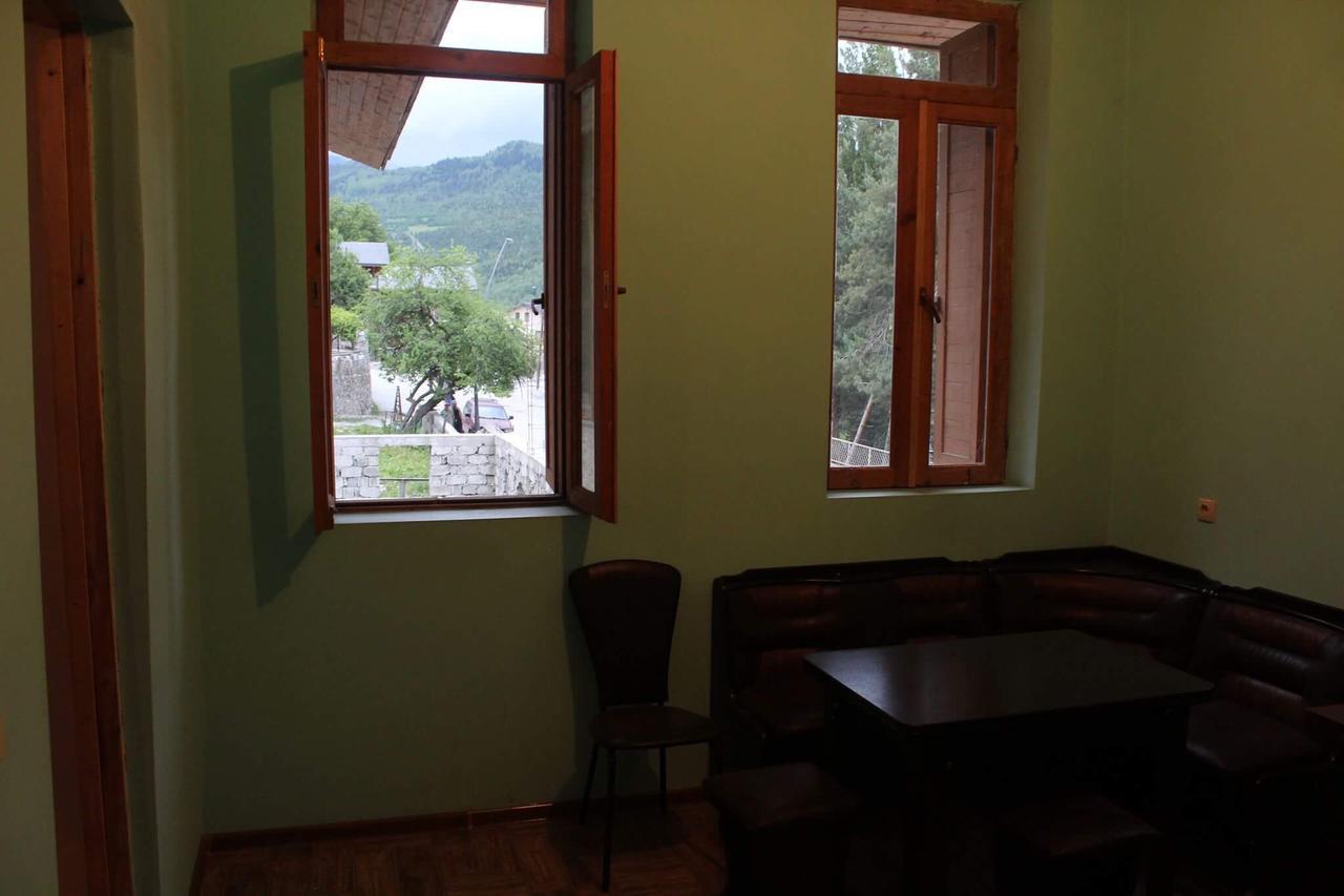 Guest House Lela Местия Экстерьер фото
