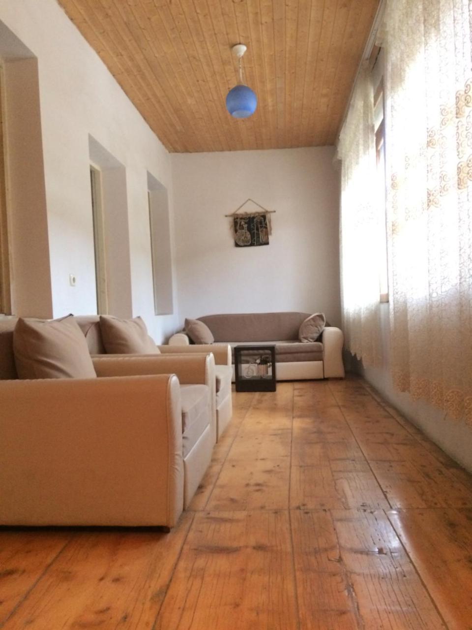 Guest House Lela Местия Экстерьер фото