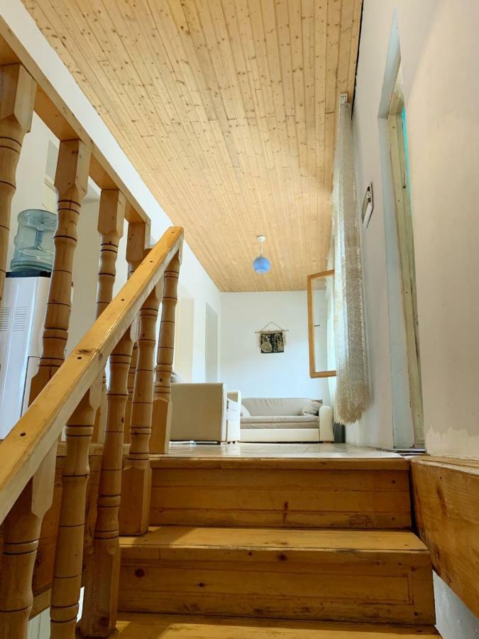 Guest House Lela Местия Экстерьер фото