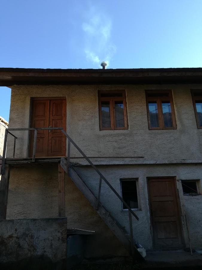 Guest House Lela Местия Экстерьер фото